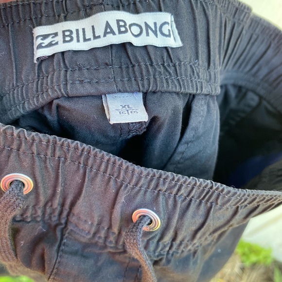 Billabong black shorts - Picture 6 of 7